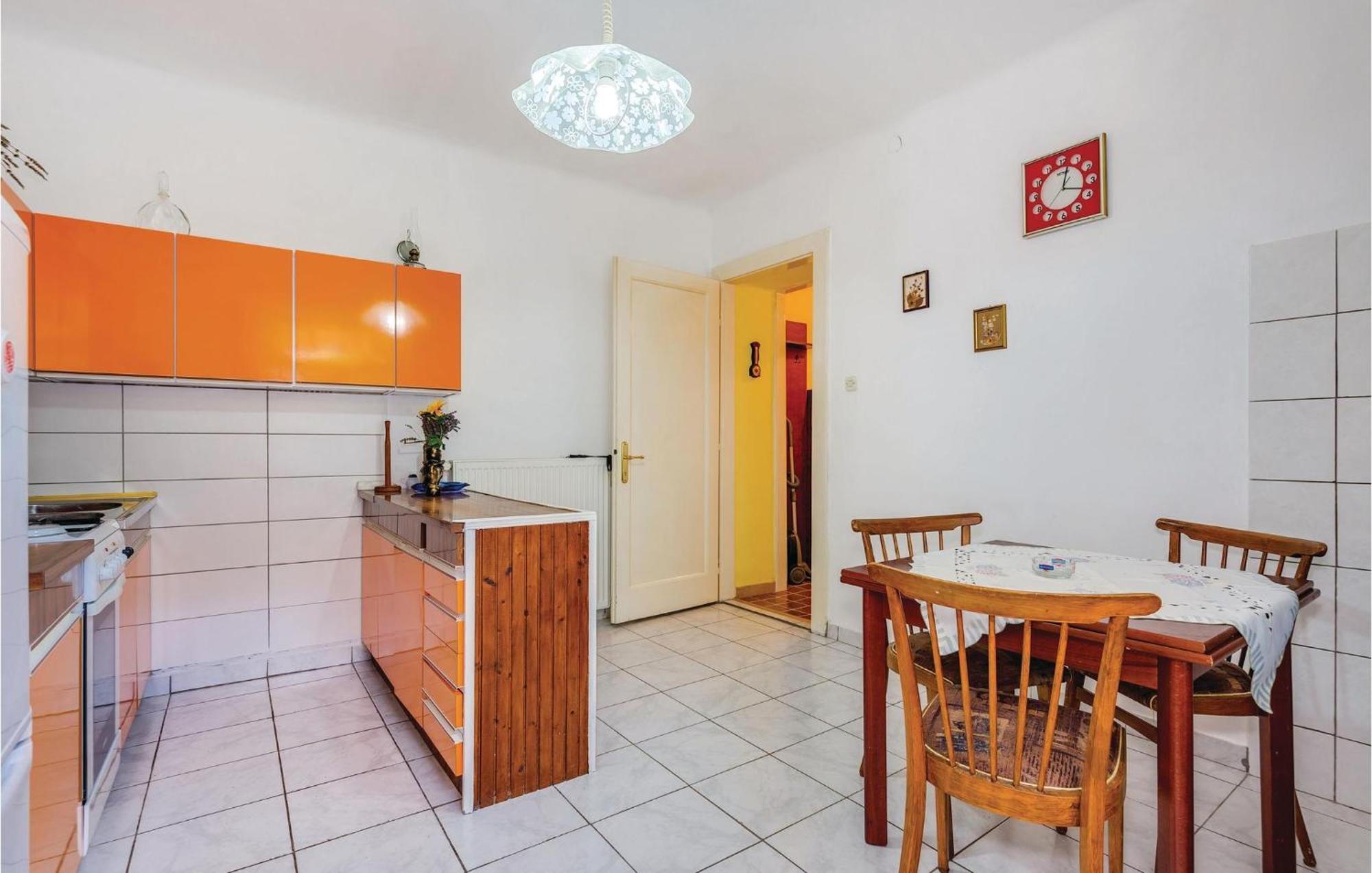 1 Bedroom Beautiful Apartment In Бакар Экстерьер фото