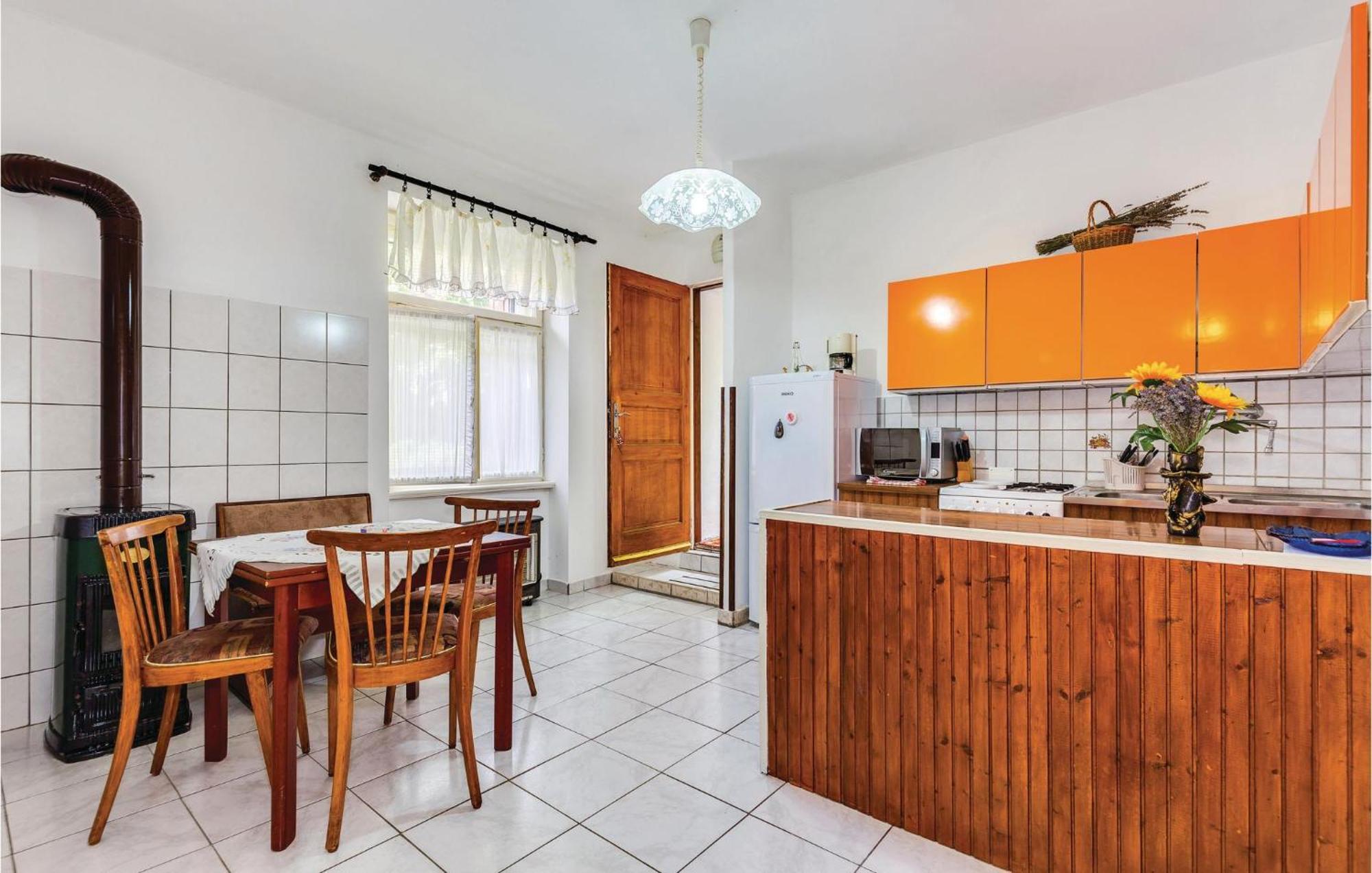 1 Bedroom Beautiful Apartment In Бакар Экстерьер фото