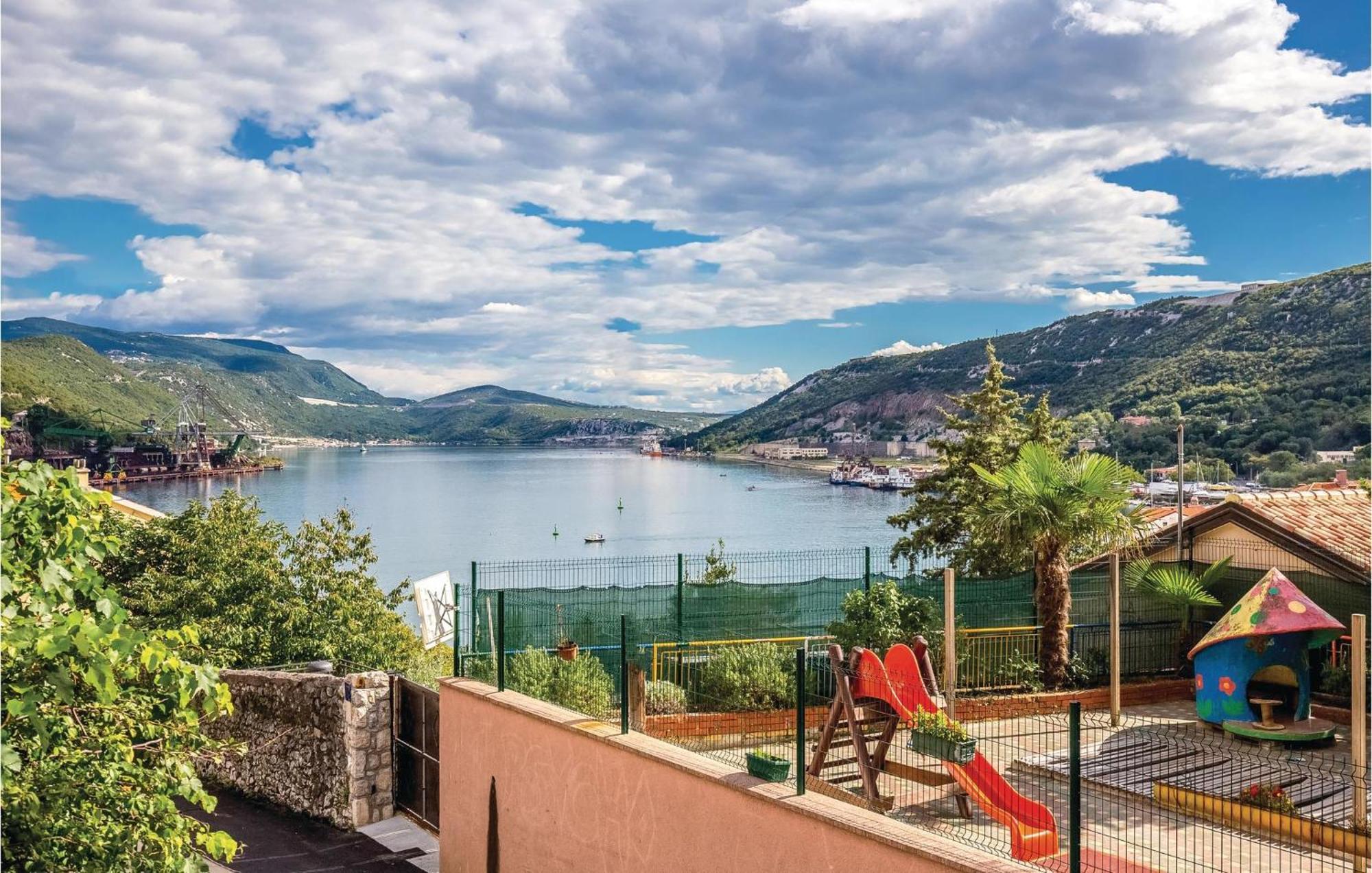 1 Bedroom Beautiful Apartment In Бакар Экстерьер фото